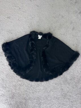 Luxury Vespucci Wool Cape with Genuine Norwegian Arctic Fox Fur – Like New